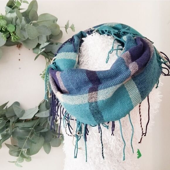 Scarf infinity accessory for winter - Picture 1 of 3